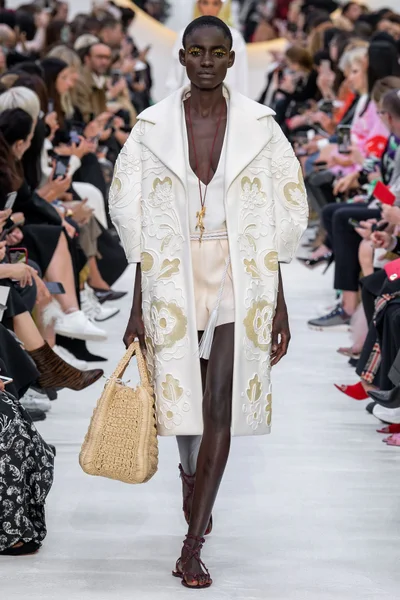 Look 61